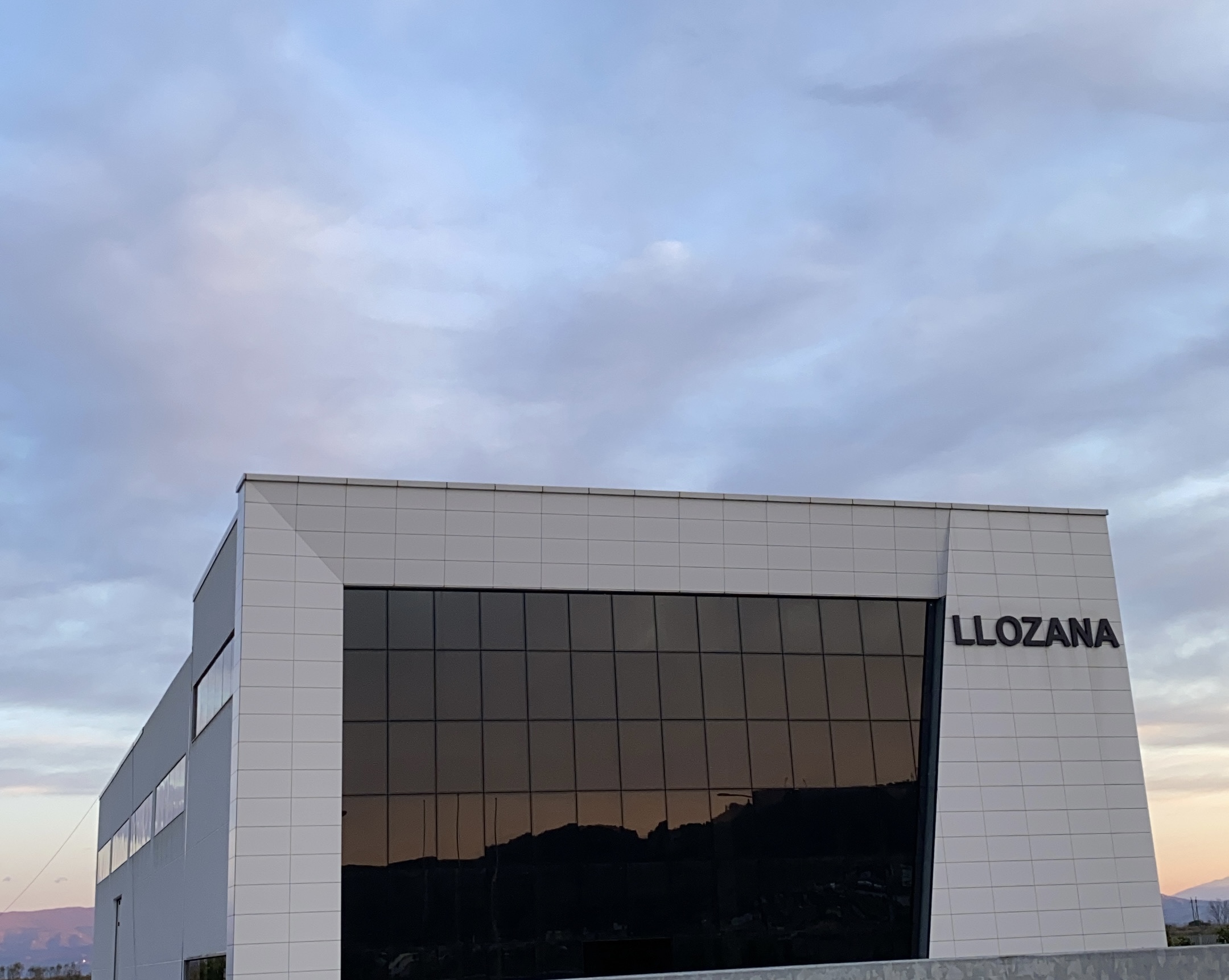 Llozana Showroom